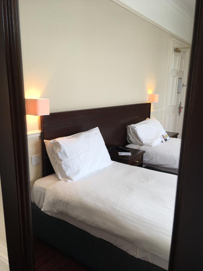 Western Hatfield 4*